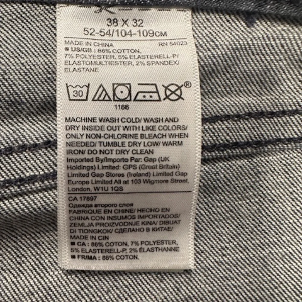 Banana Republic Men's Gray Athletic Tapered Leg  38x32 Jeans-EUC Senim